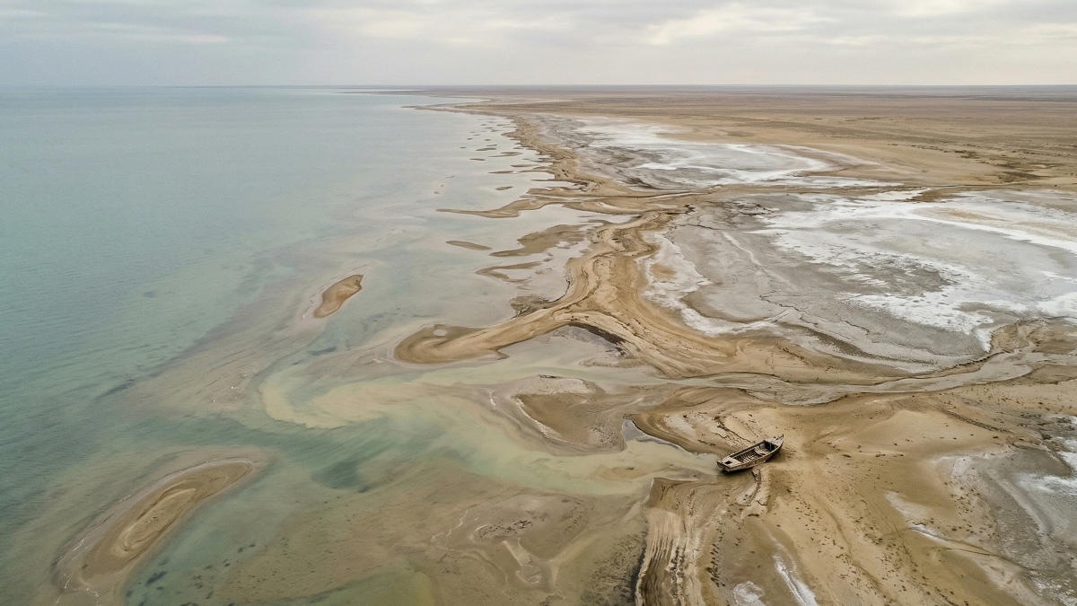Казахстан запросит международную помощь для спасения Каспия